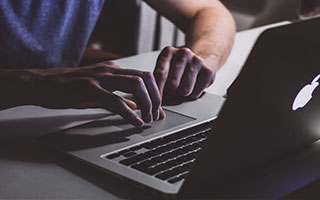 利物浦强势回应阿森纳！斯洛特麾下“铁打核心”浮现——五大焦点解析